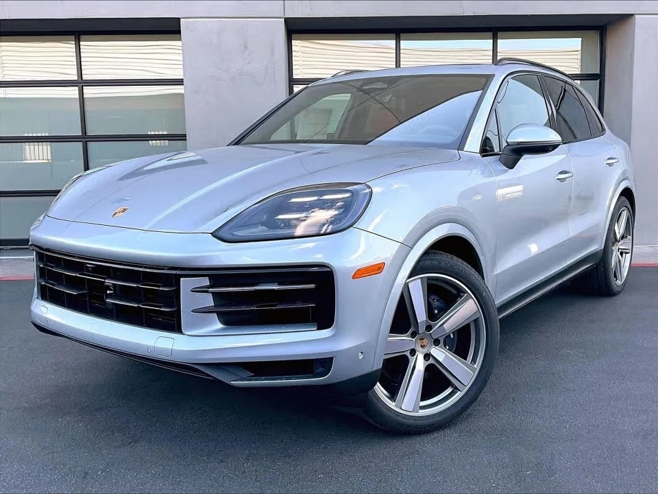 2026 Porsche 9Y0/9Y3 Cayenne - Image 3 of 31