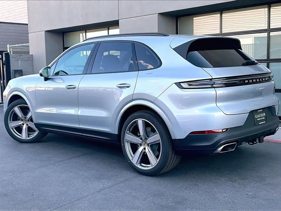 2026 Porsche 9Y0/9Y3 Cayenne - Image 23 of 31