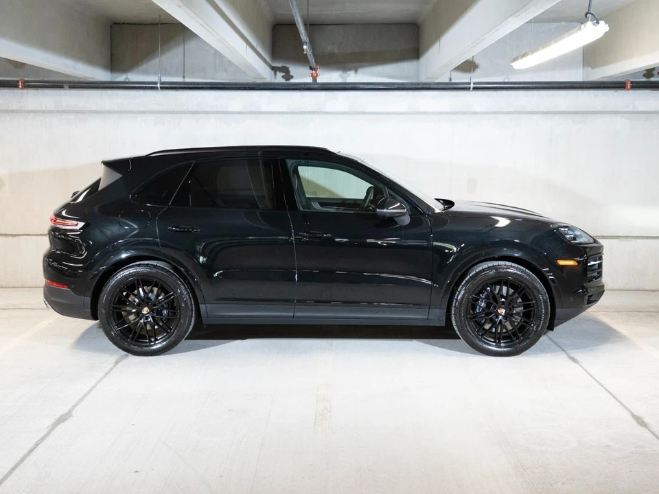 2026 Porsche 9Y0/9Y3 Cayenne - Image 8 of 27