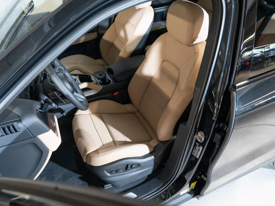 2026 Porsche 9Y0/9Y3 Cayenne - Image 5 of 27