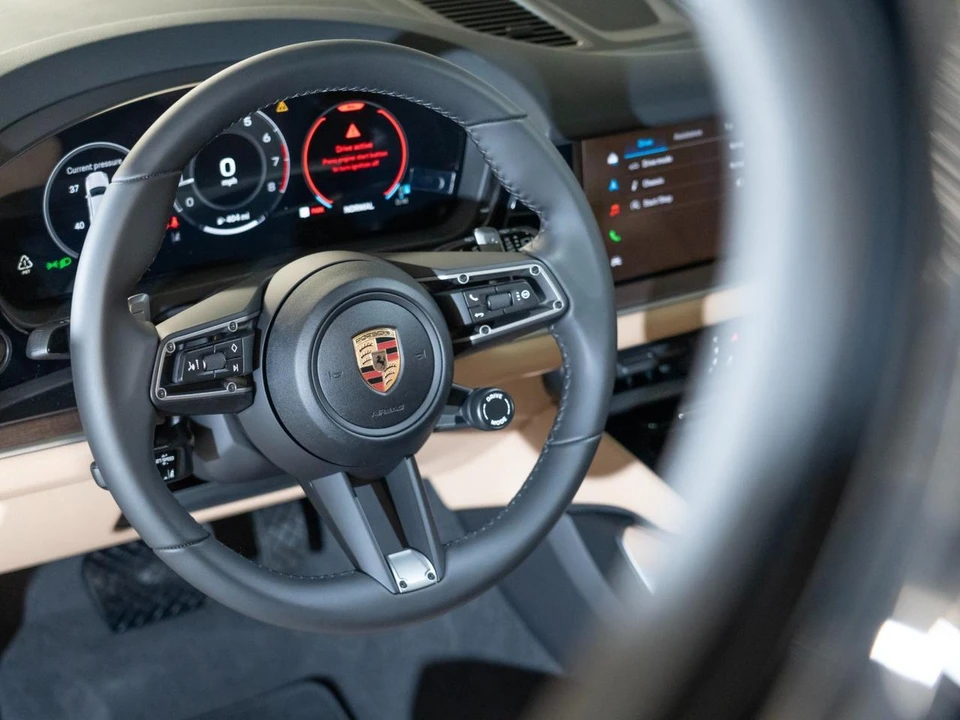 2026 Porsche 9Y0/9Y3 Cayenne - Image 14 of 27