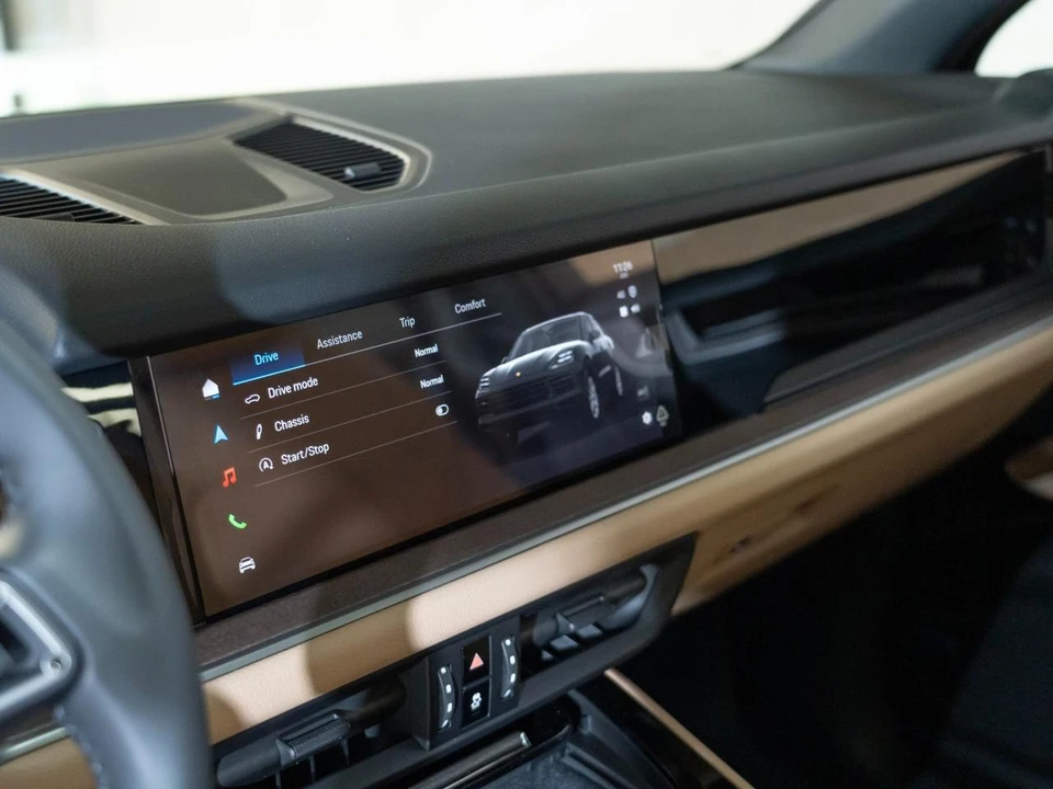 2026 Porsche 9Y0/9Y3 Cayenne - Image 19 of 27