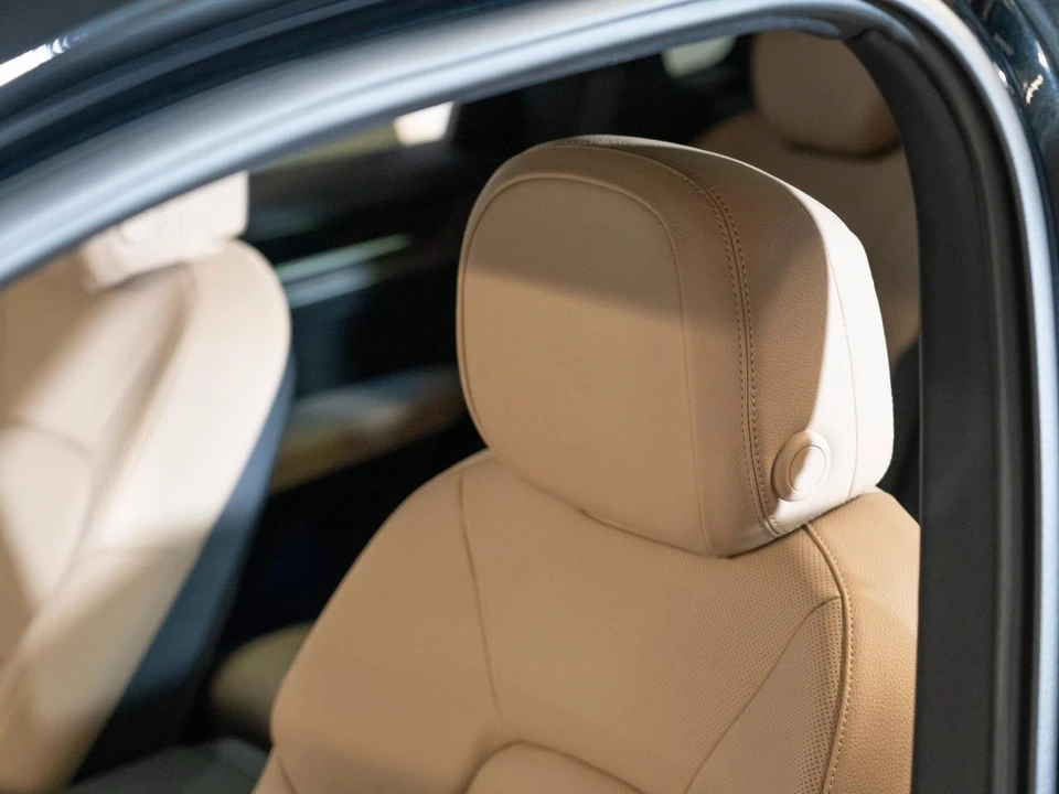2026 Porsche 9Y0/9Y3 Cayenne - Image 23 of 27
