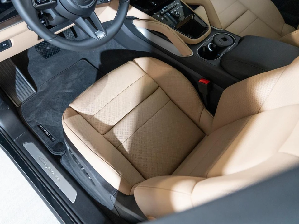 2026 Porsche 9Y0/9Y3 Cayenne - Image 13 of 27