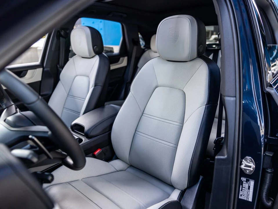 2026 Porsche 9Y0/9Y3 Cayenne - Image 5 of 5