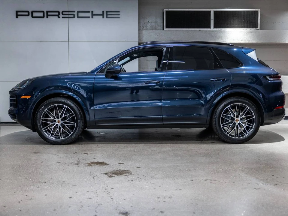 2026 Porsche 9Y0/9Y3 Cayenne - Image 2 of 5