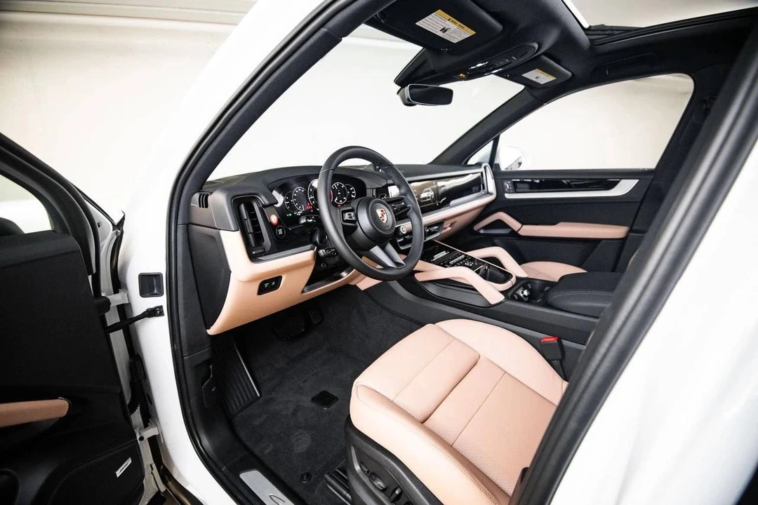 2026 Porsche 9Y0/9Y3 Cayenne - Image 4 of 5