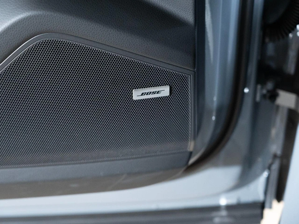 2026 Porsche Cayenne - Image 18 of 28