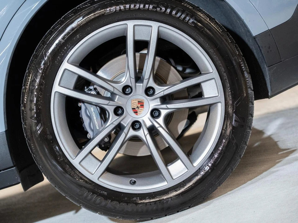2026 Porsche Cayenne - Image 12 of 28