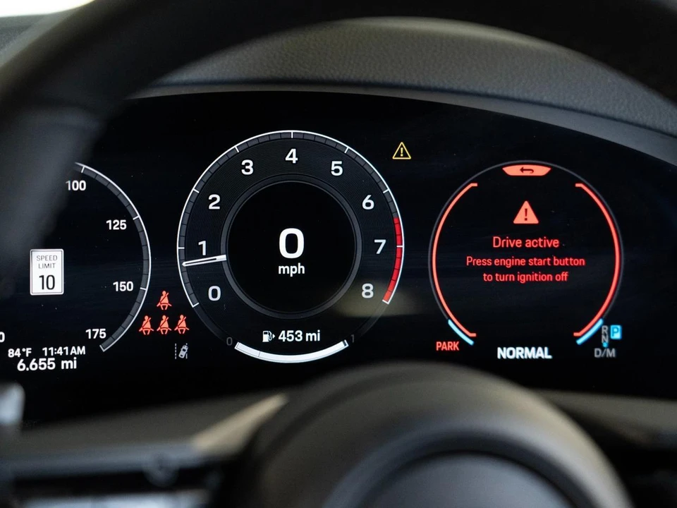2026 Porsche Cayenne - Image 19 of 28