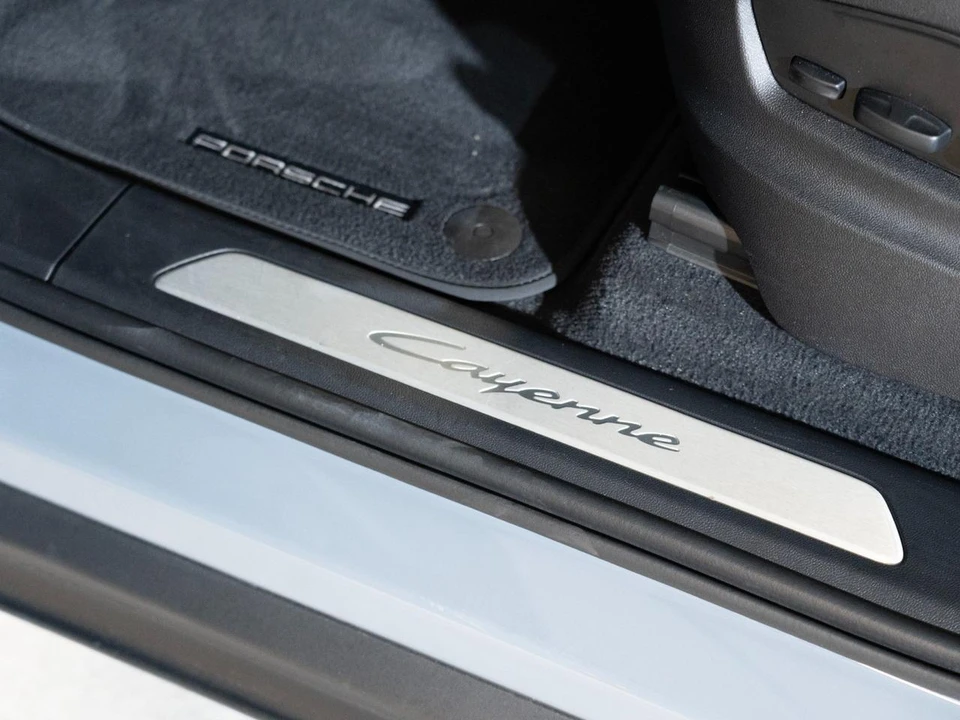 2026 Porsche Cayenne - Image 13 of 28