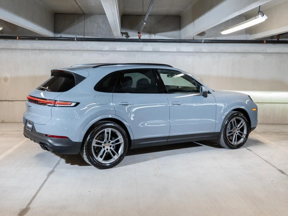 2026 Porsche Cayenne - Image 10 of 28