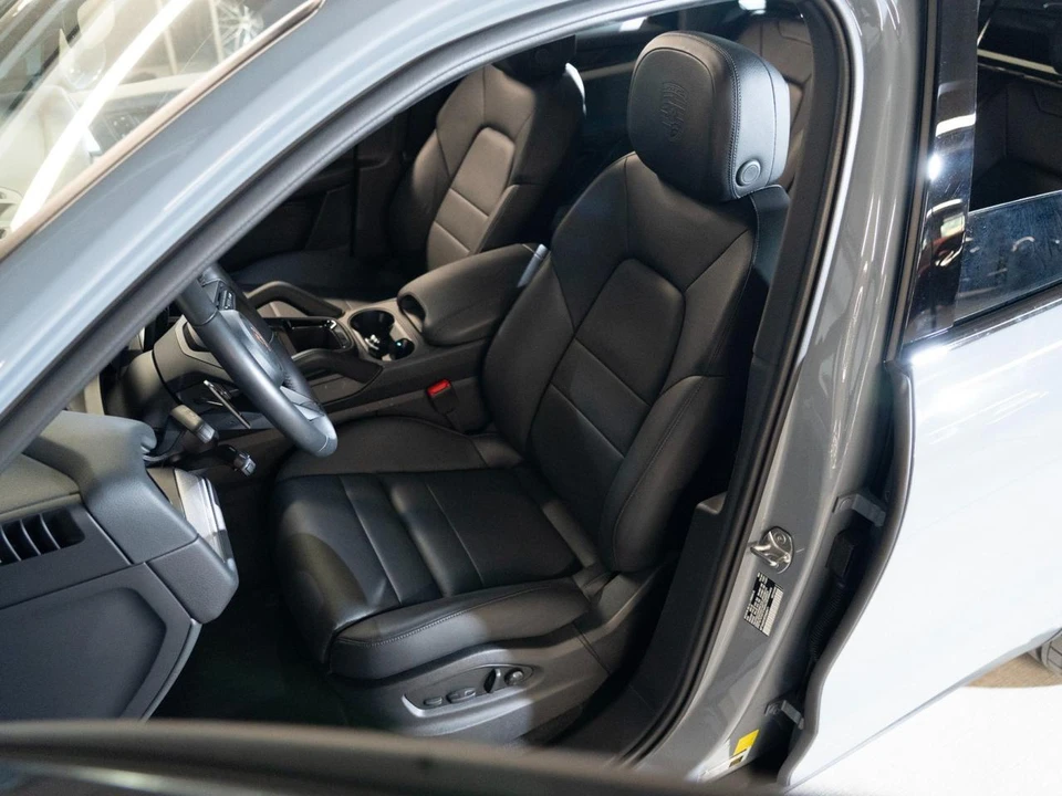 2026 Porsche Cayenne - Image 6 of 28