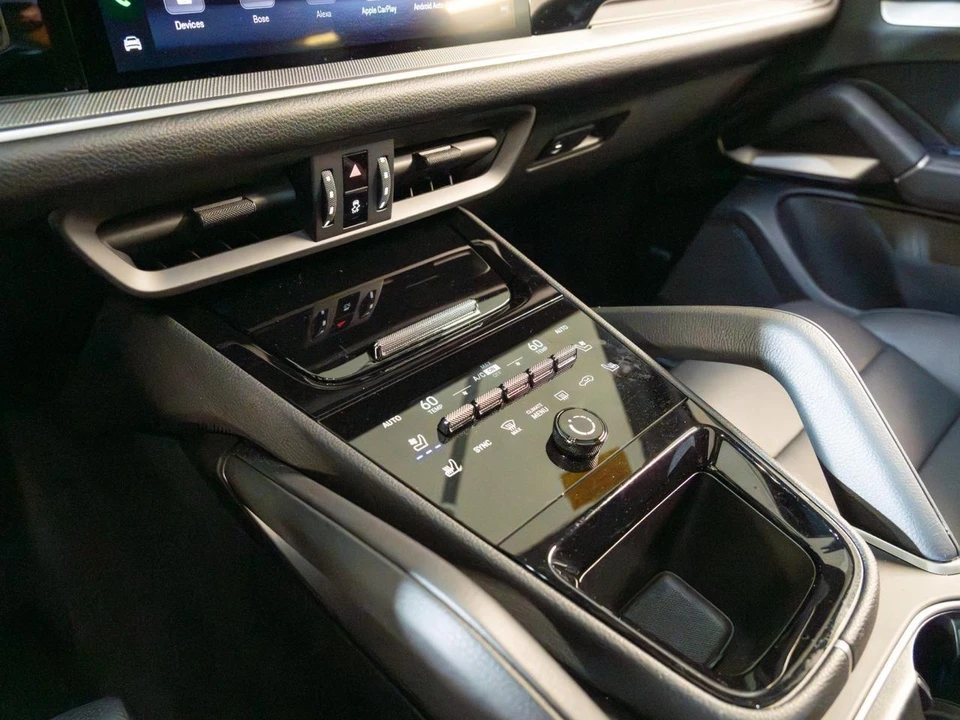 2026 Porsche 9Y0/9Y3 Cayenne - Image 26 of 31