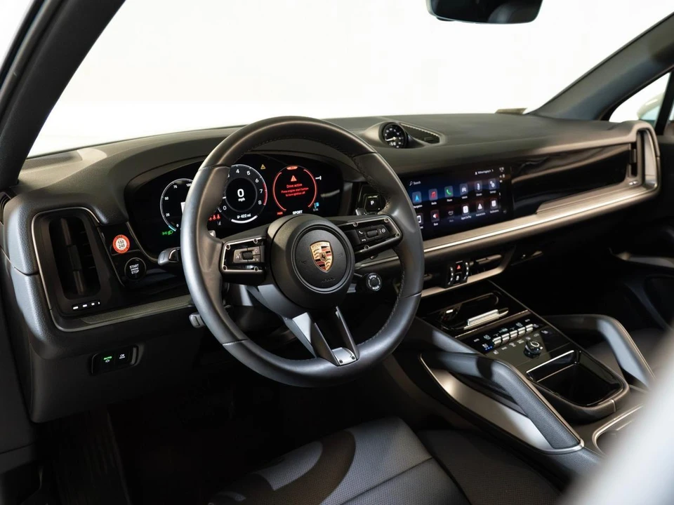 2026 Porsche 9Y0/9Y3 Cayenne - Image 4 of 31