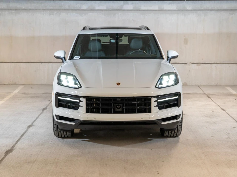 2026 Porsche 9Y0/9Y3 Cayenne - Image 10 of 31