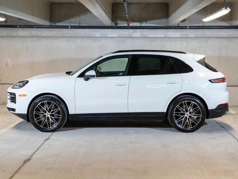 2026 Porsche 9Y0/9Y3 Cayenne - Image 2 of 31
