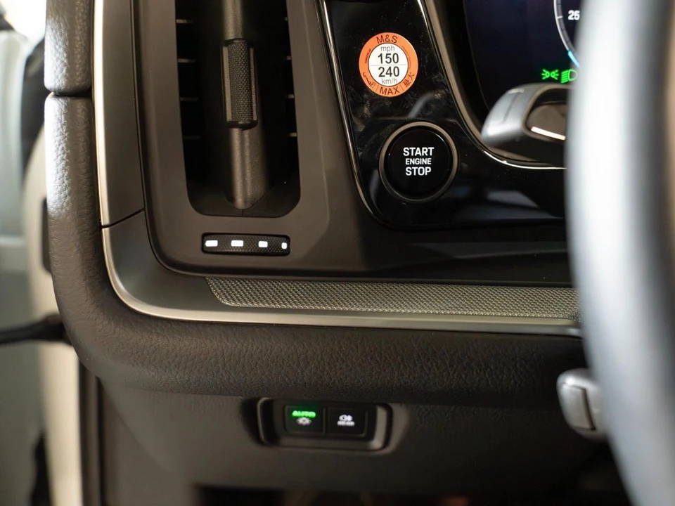 2026 Porsche 9Y0/9Y3 Cayenne - Image 28 of 31