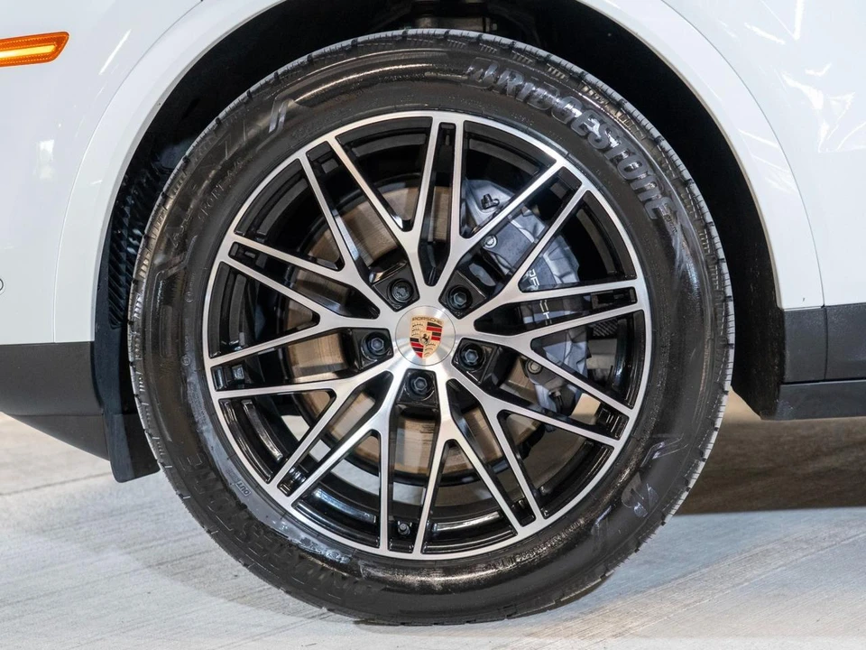 2026 Porsche 9Y0/9Y3 Cayenne - Image 11 of 31