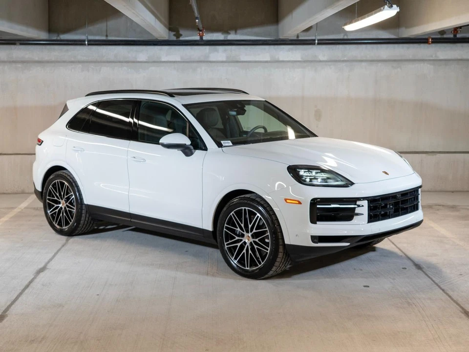 2026 Porsche 9Y0/9Y3 Cayenne - Image 9 of 31
