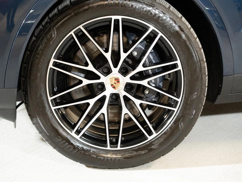 2026 Porsche 9Y0/9Y3 Cayenne - Image 12 of 30