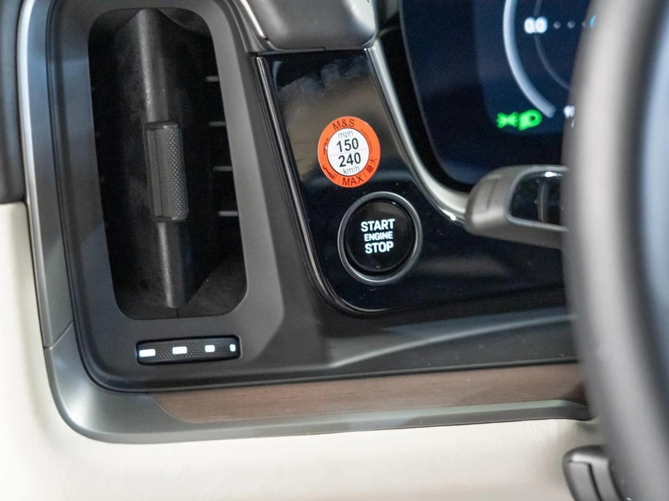 2026 Porsche 9Y0/9Y3 Cayenne - Image 24 of 30