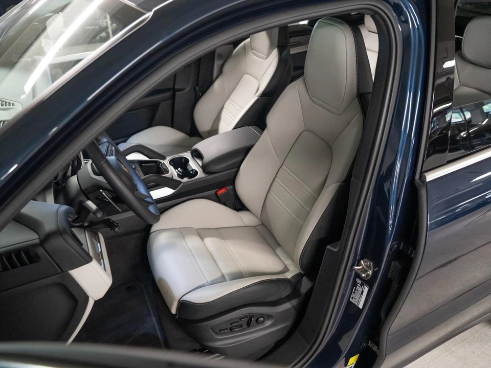 2026 Porsche 9Y0/9Y3 Cayenne - Image 6 of 30