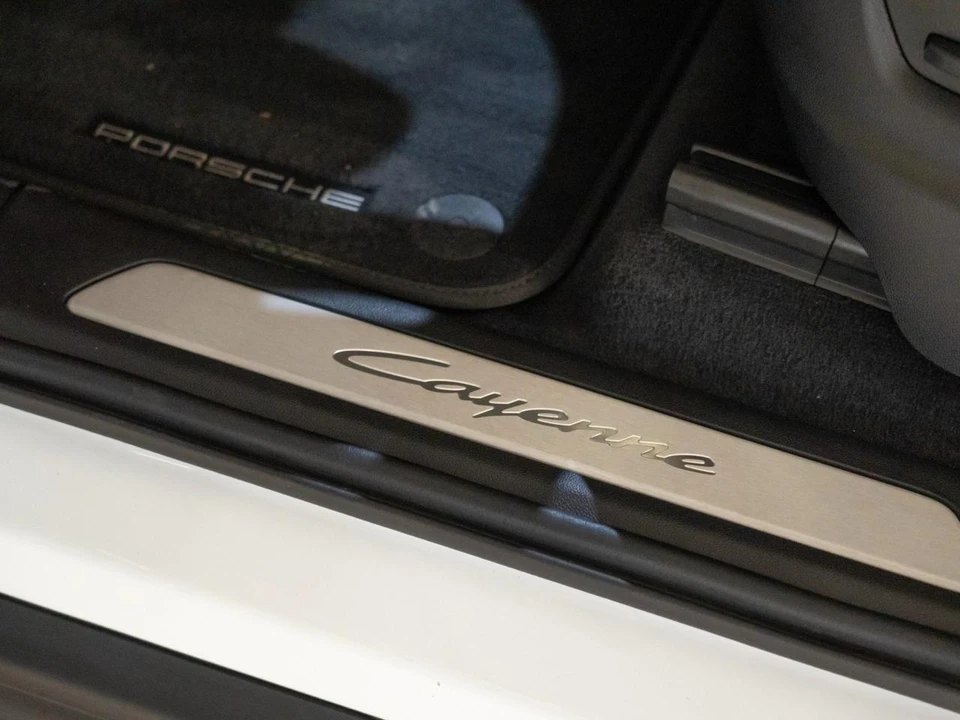 2026 Porsche 9Y0/9Y3 Cayenne - Image 13 of 29