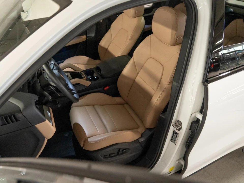 2026 Porsche 9Y0/9Y3 Cayenne - Image 6 of 29