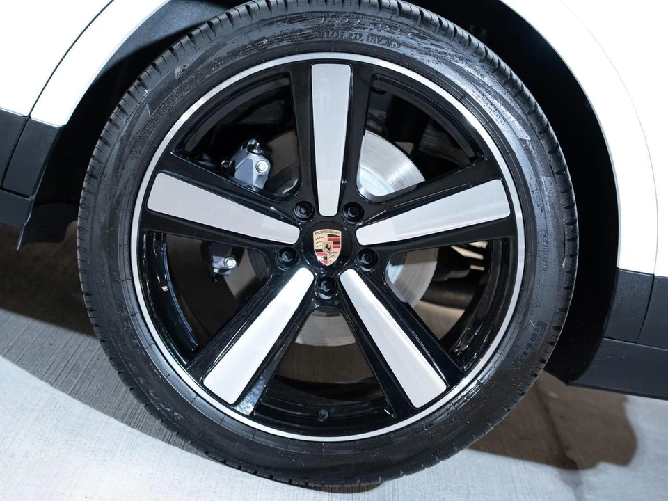 2026 Porsche 9Y0/9Y3 Cayenne - Image 12 of 29
