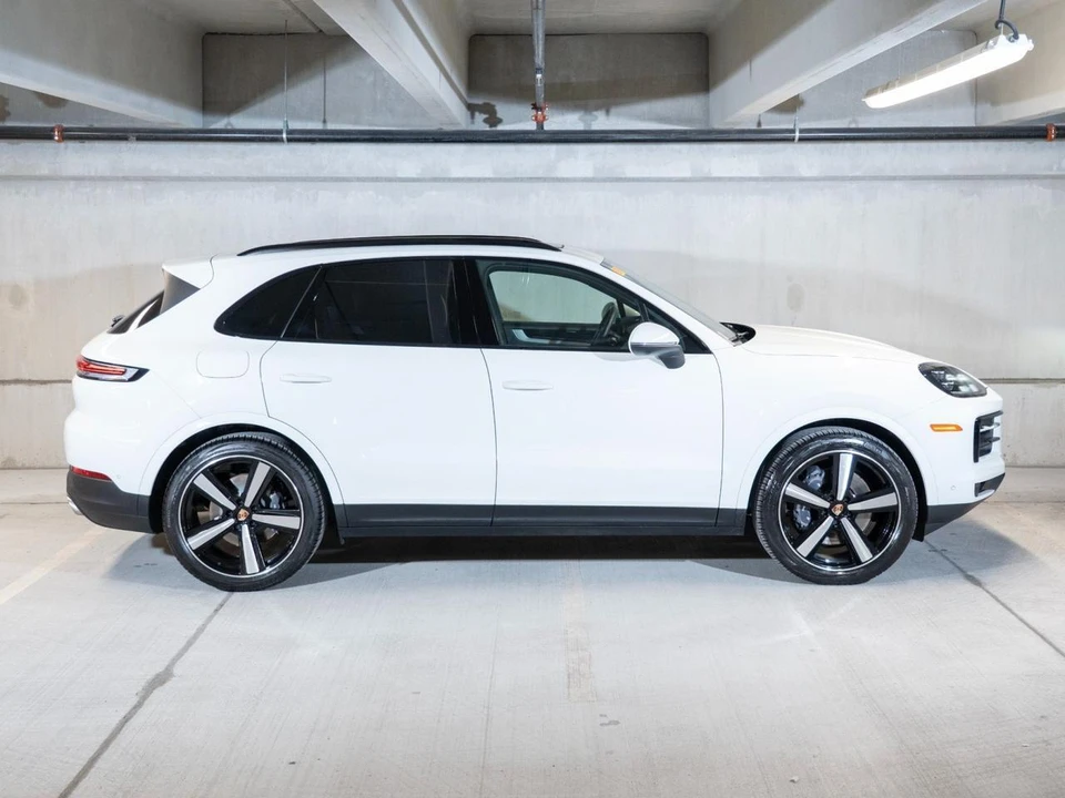 2026 Porsche 9Y0/9Y3 Cayenne - Image 9 of 29