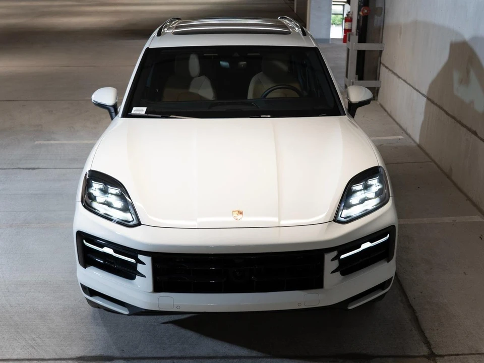 2026 Porsche 9Y0/9Y3 Cayenne - Image 7 of 29