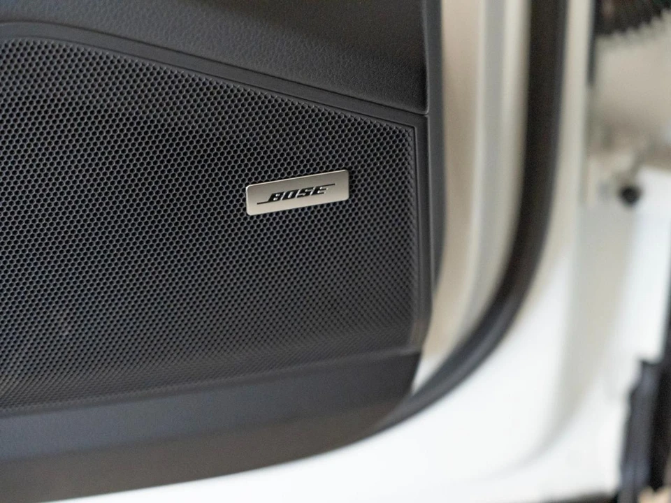 2026 Porsche 9Y0/9Y3 Cayenne - Image 19 of 29