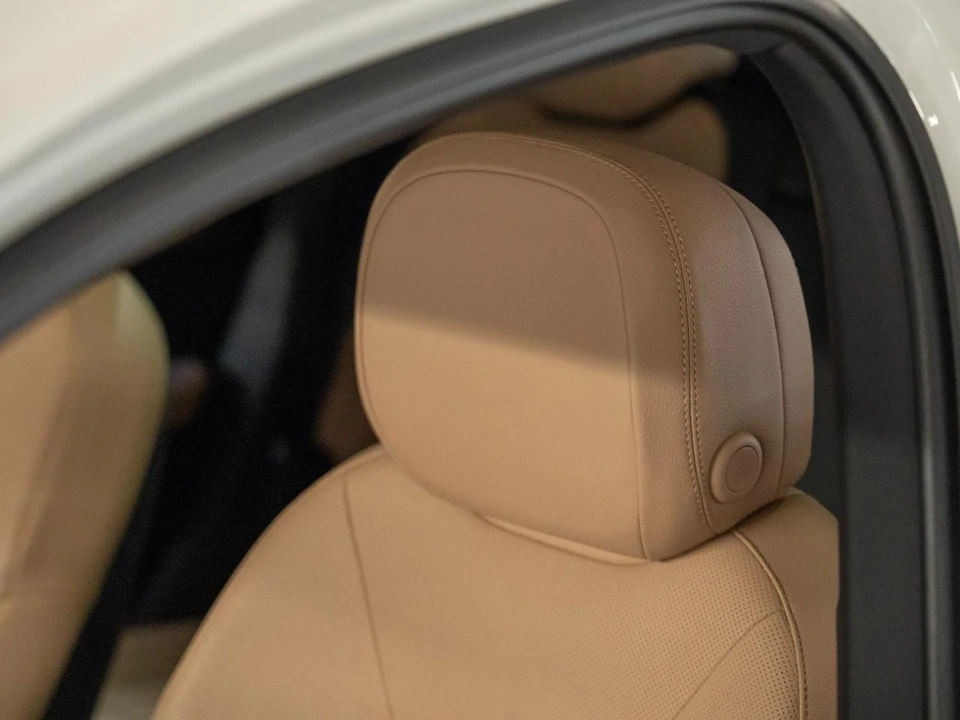 2026 Porsche 9Y0/9Y3 Cayenne - Image 25 of 29