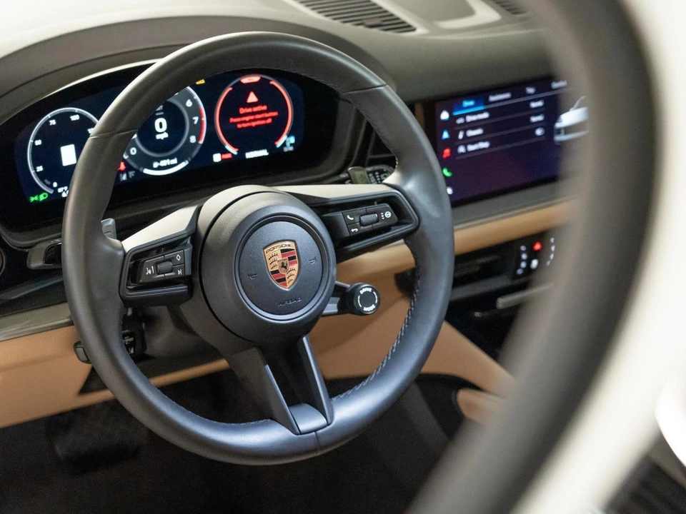 2026 Porsche 9Y0/9Y3 Cayenne - Image 16 of 29