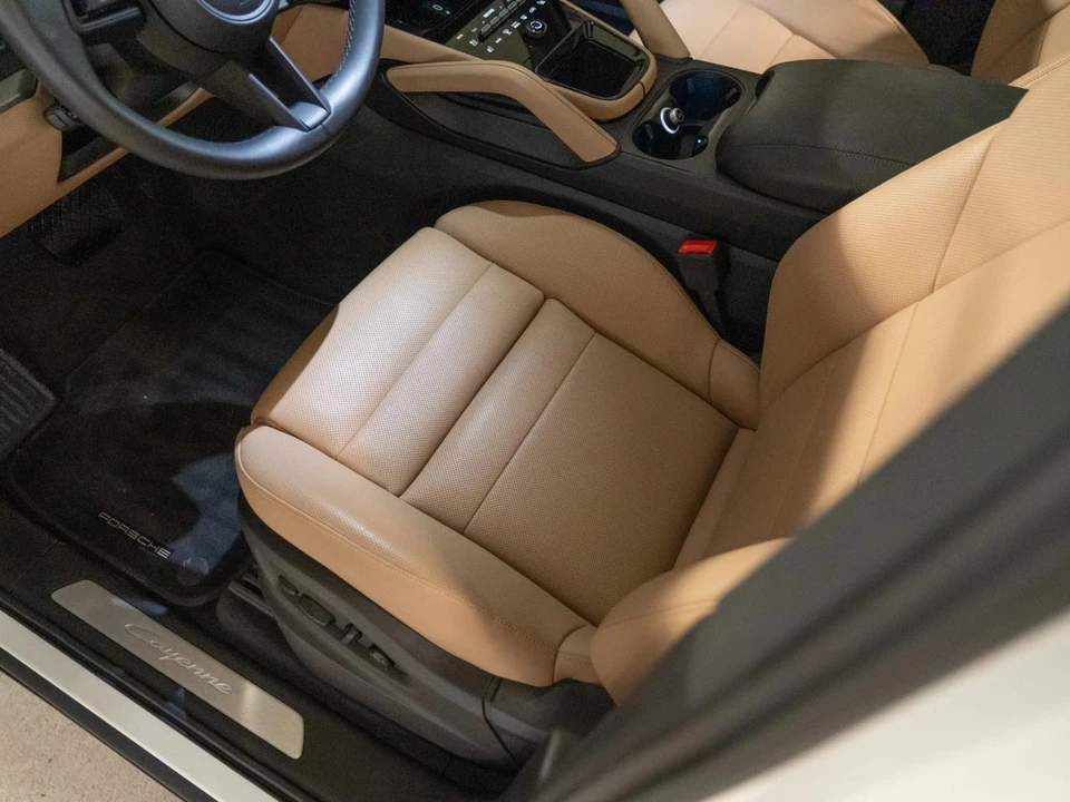 2026 Porsche 9Y0/9Y3 Cayenne - Image 15 of 29