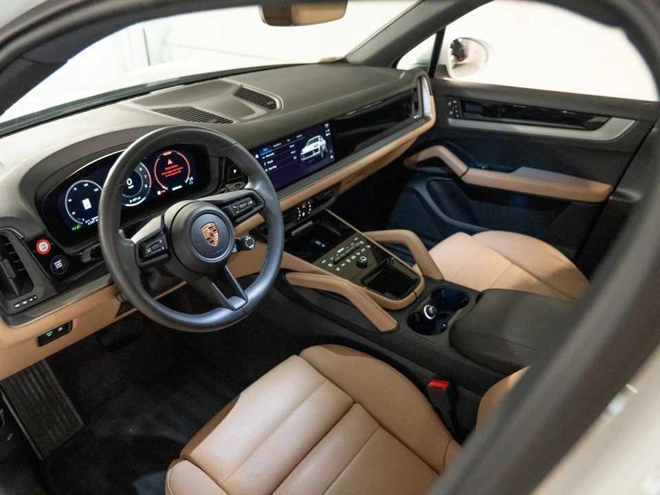 2026 Porsche 9Y0/9Y3 Cayenne - Image 5 of 29