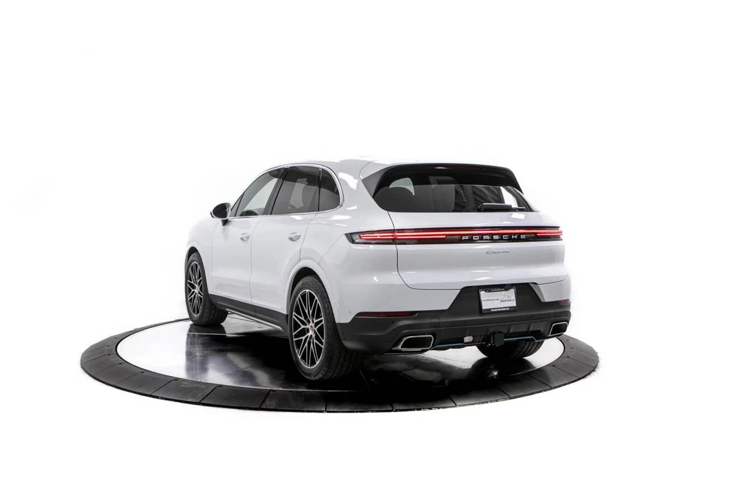 2026 Porsche 9Y0/9Y3 Cayenne - Image 3 of 5