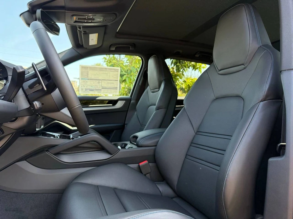 2026 Porsche 9Y0/9Y3 Cayenne - Image 5 of 5