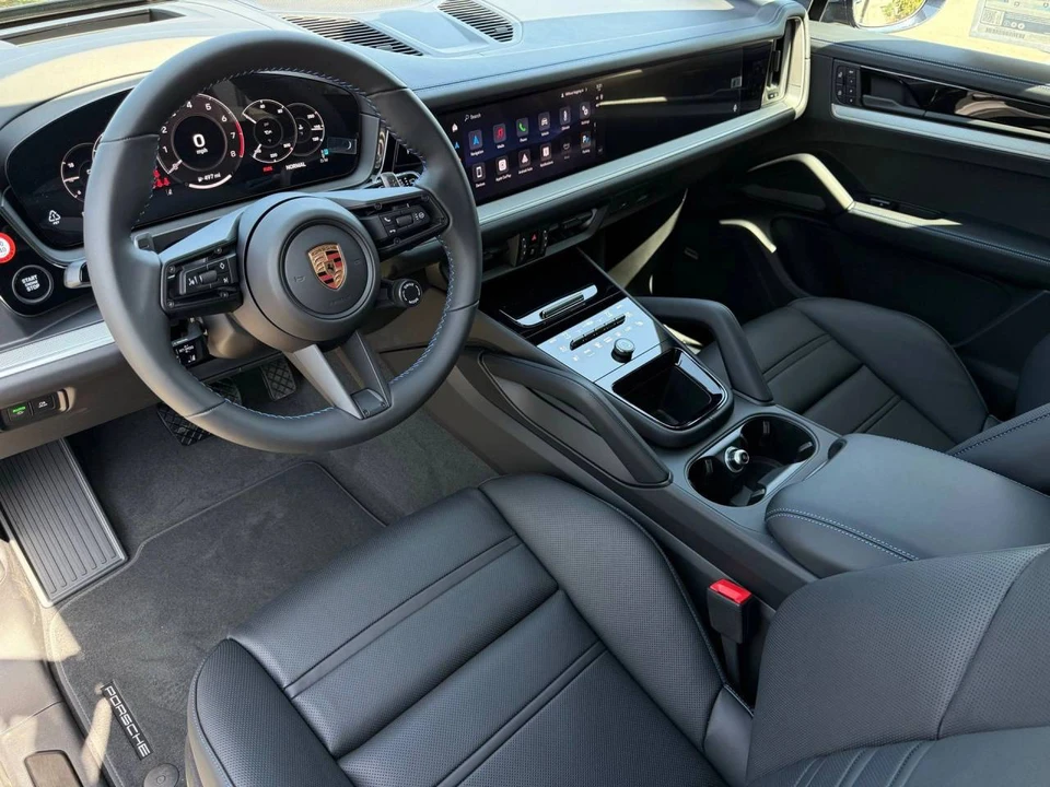 2026 Porsche 9Y0/9Y3 Cayenne - Image 4 of 5