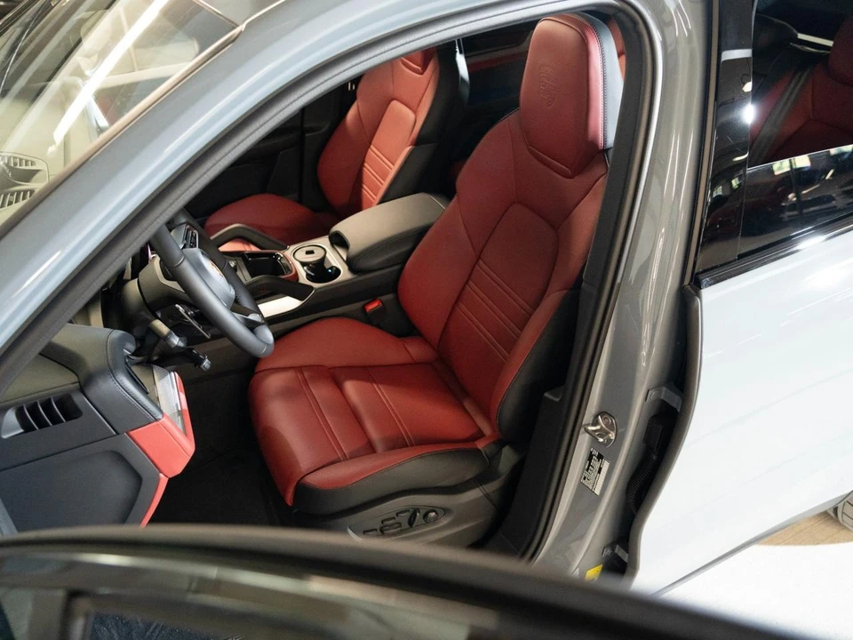 2026 Porsche 9Y0/9Y3 Cayenne - Image 5 of 28