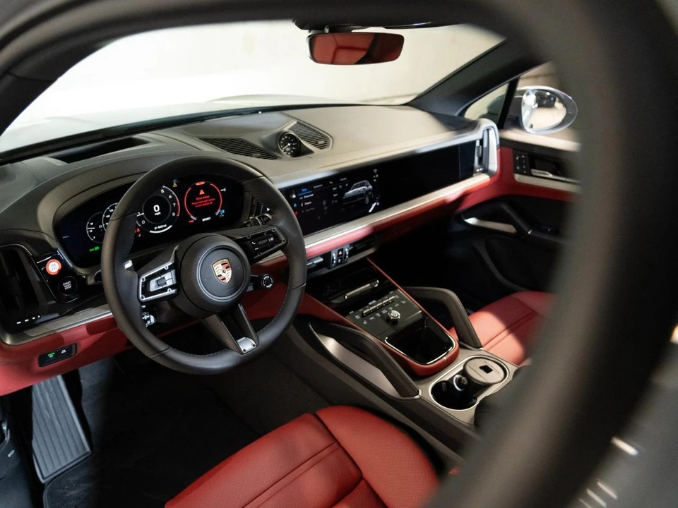 2026 Porsche 9Y0/9Y3 Cayenne - Image 4 of 28