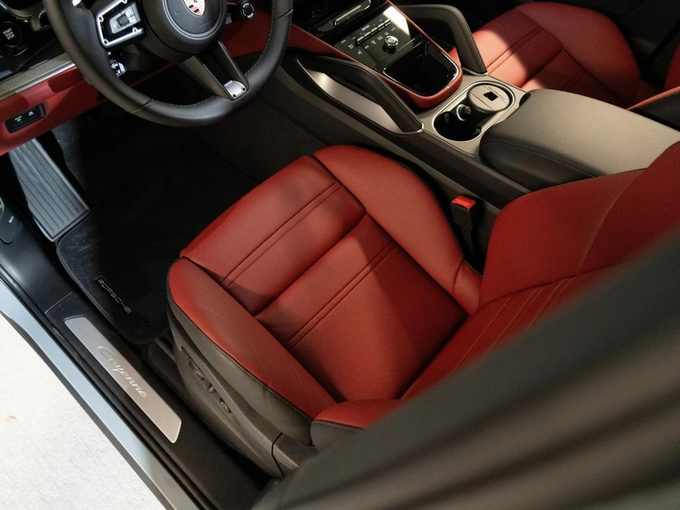 2026 Porsche 9Y0/9Y3 Cayenne - Image 14 of 28