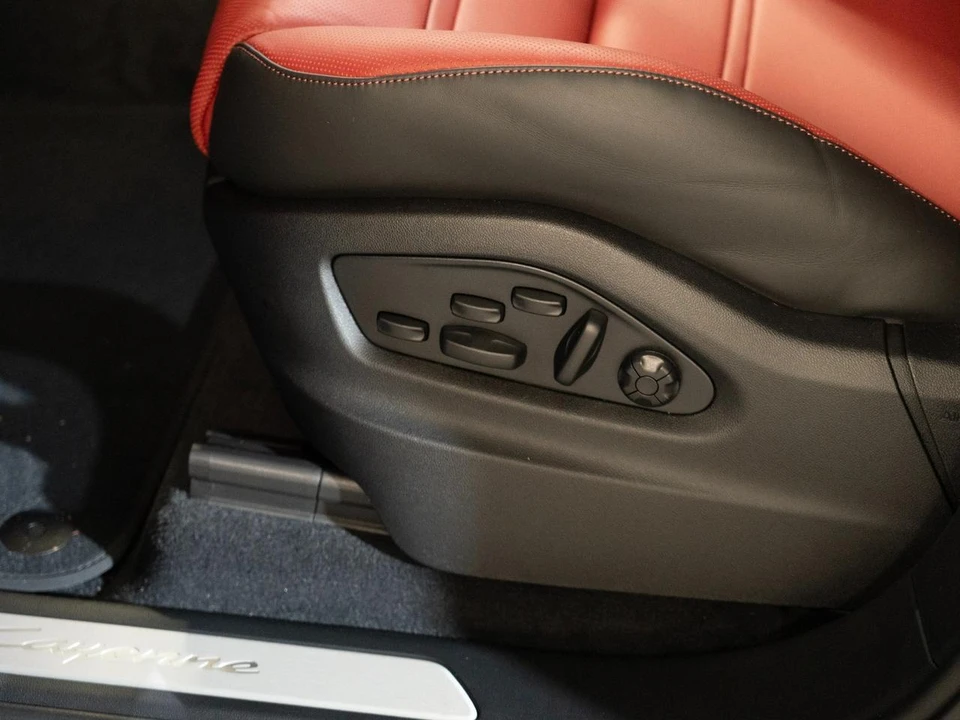 2026 Porsche 9Y0/9Y3 Cayenne - Image 13 of 28
