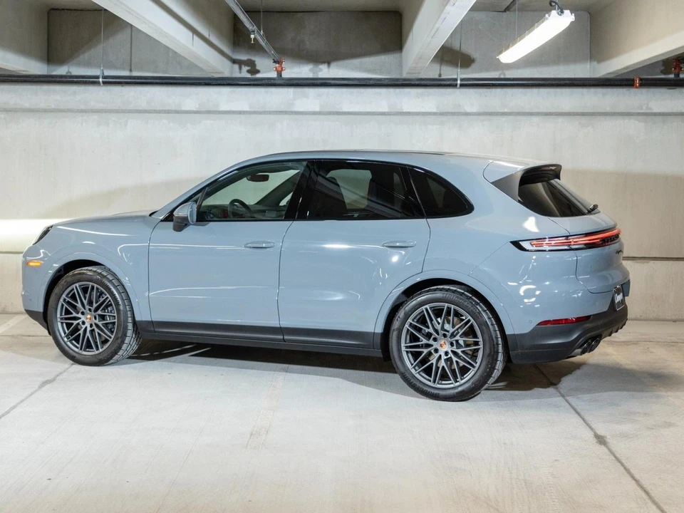 2026 Porsche 9Y0/9Y3 Cayenne - Image 3 of 28