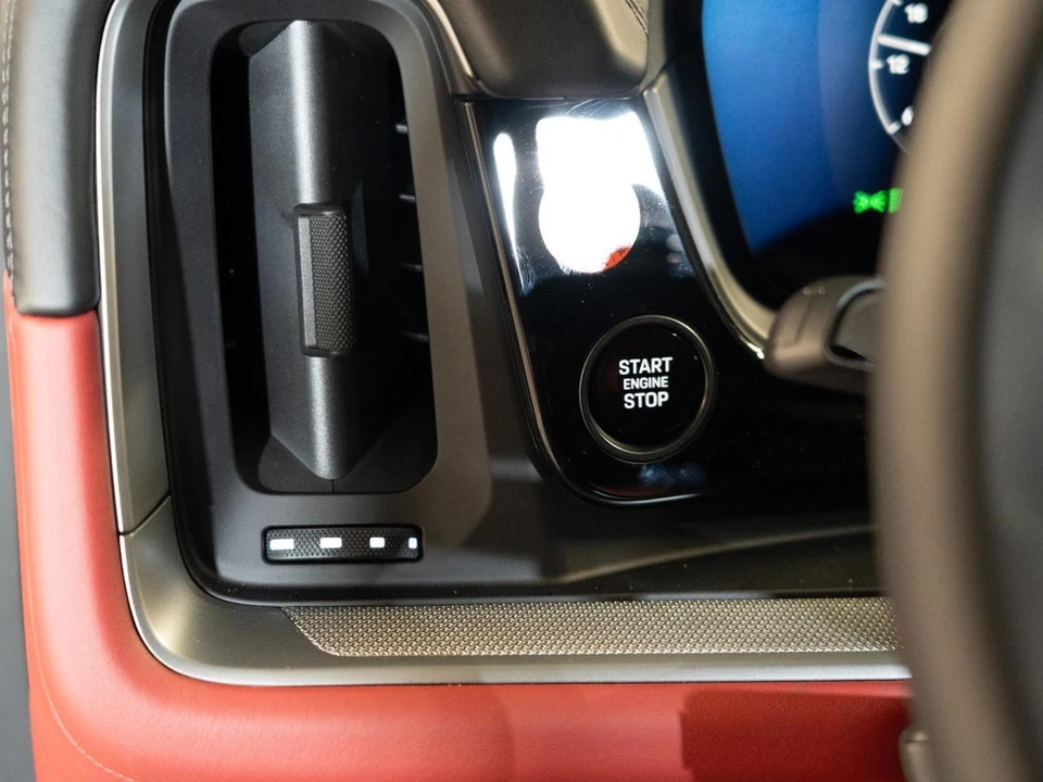 2026 Porsche 9Y0/9Y3 Cayenne - Image 24 of 28