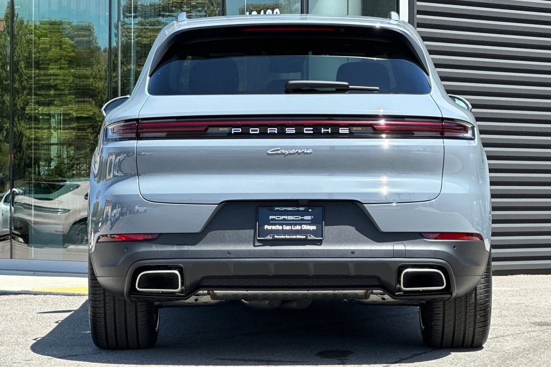 2026 Porsche 9Y0/9Y3 Cayenne - Image 7 of 31