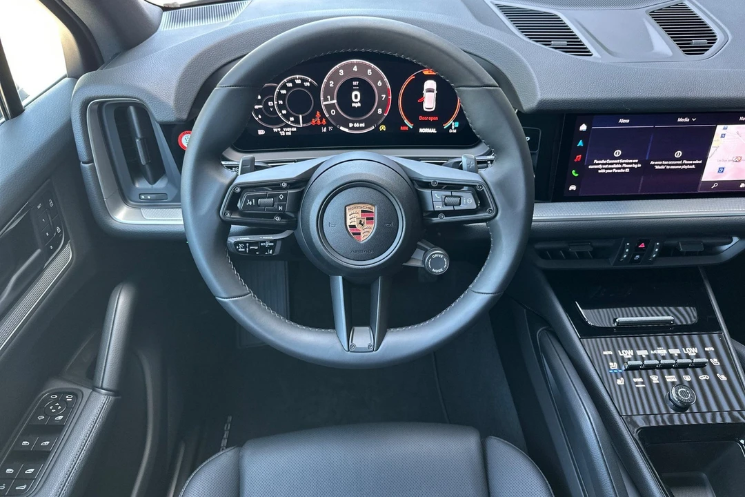 2026 Porsche 9Y0/9Y3 Cayenne - Image 16 of 31