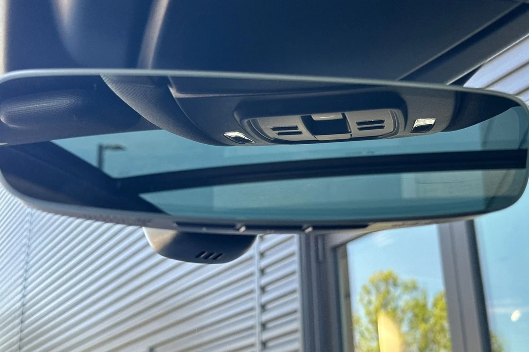 2026 Porsche Cayenne - Image 22 of 31
