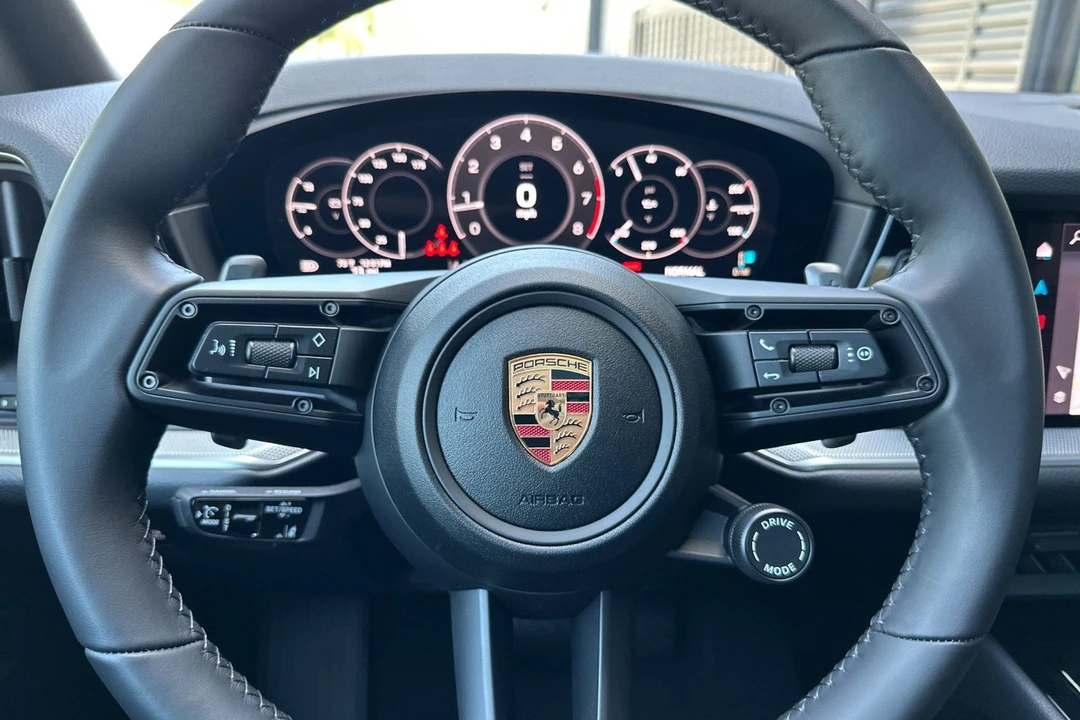 2026 Porsche 9Y0/9Y3 Cayenne - Image 30 of 31